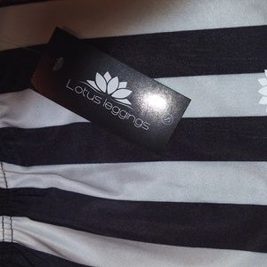 NWT Premium Black & White Stripe Leggings
